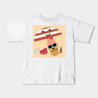 Ice cream at the beach Kids T-Shirt